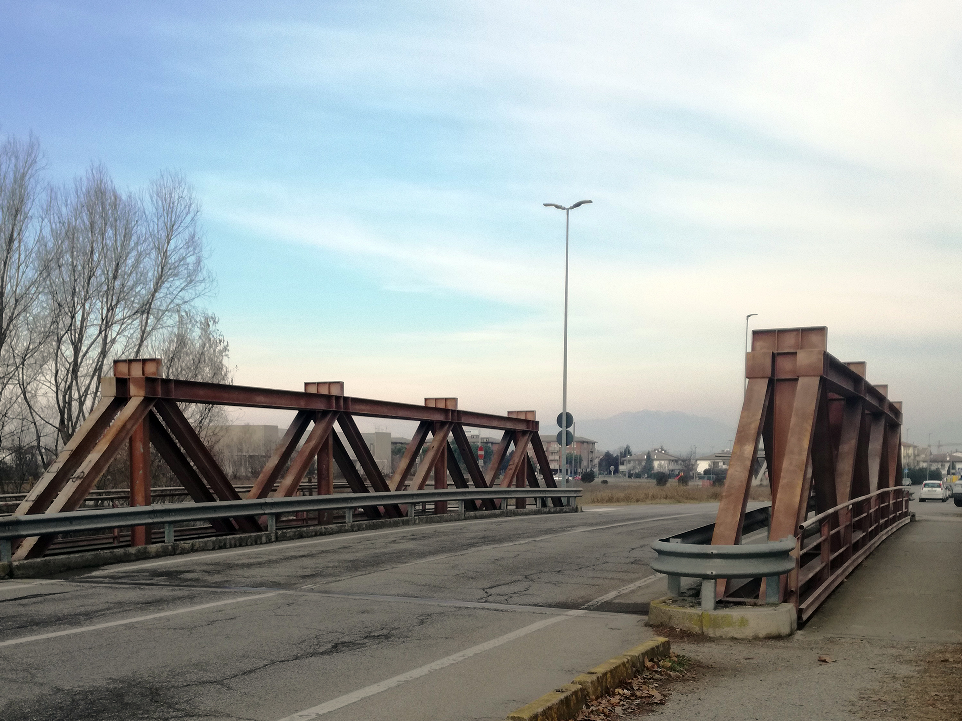 Ponte sul fiume Tione